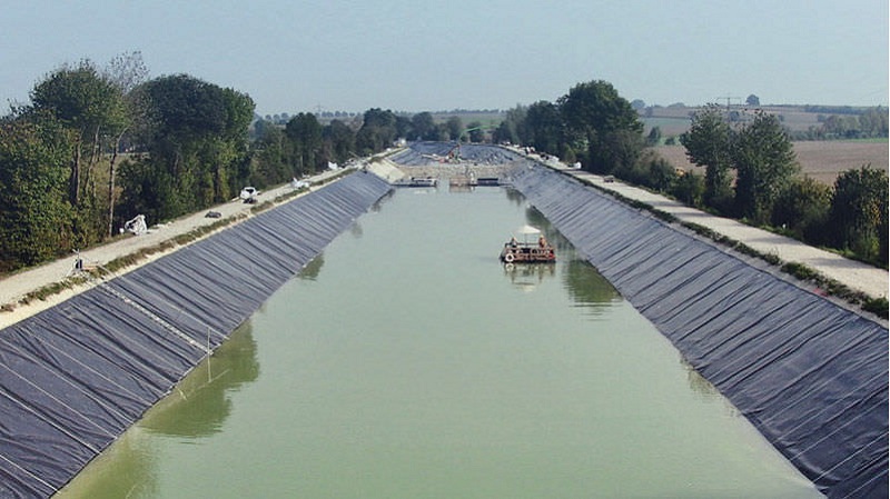 HDPE Textured Geomembrane pond liners.jpg