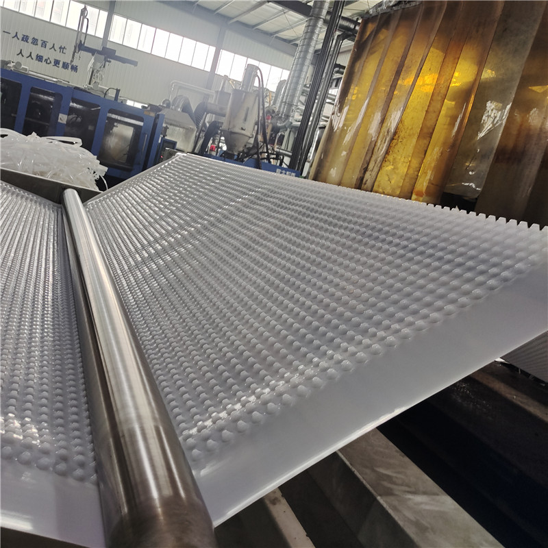 Доска с углублениями из HDPE для дренажа стен.jpg Доска с углублениями из HDPE для дренажа стен.jpg