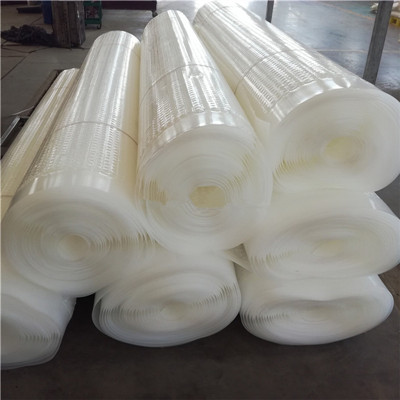 Упаковка пластины с белой ямкой.