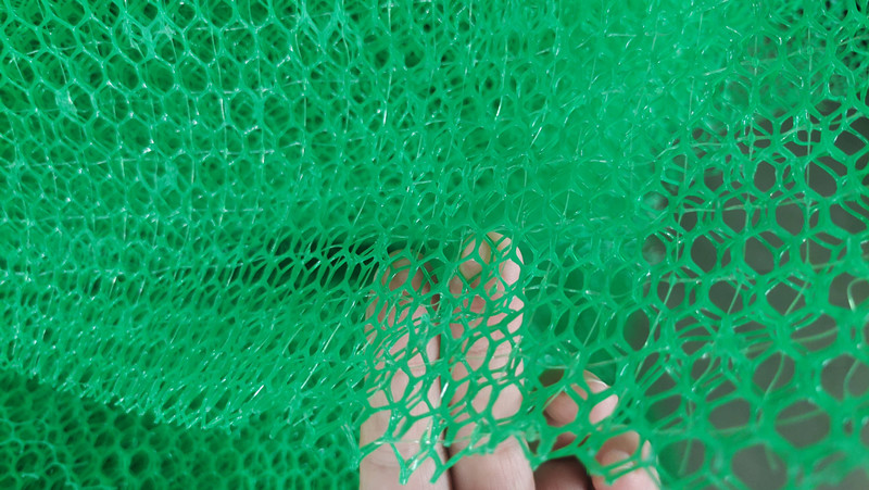 Противоэрозионная пластиковая сетка для почвенных Protection.jpg Противоэрозионная пластиковая сетка для почвенных Protection.jpg