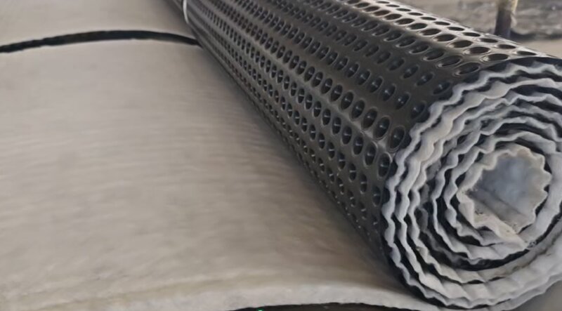 Композитная дренажная доска с защитой от просачивания.jpg