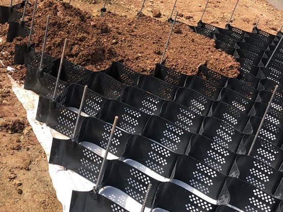 Стабилизатор гравия Geocell.jpg Стабилизатор гравия Geocell.jpg