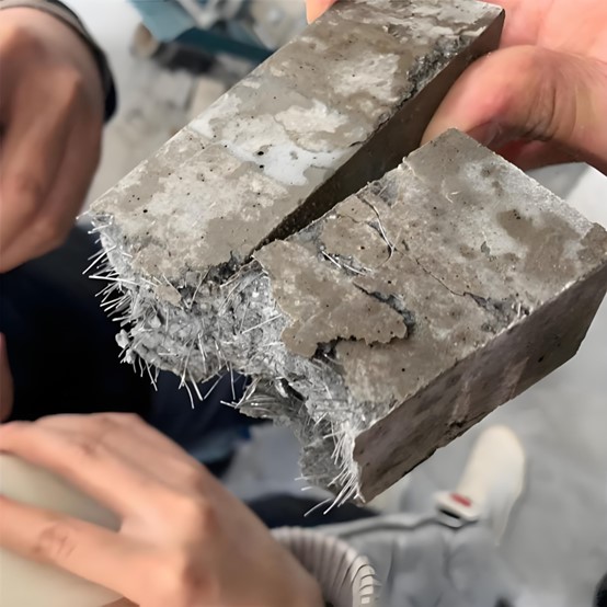 Армирующие волокна ПП, препятствующие образованию трещин.jpg Армирующие волокна ПП, препятствующие образованию трещин.jpg