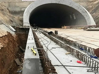 Скрученные полипропиленовые волокна для обделки туннелей.jpg