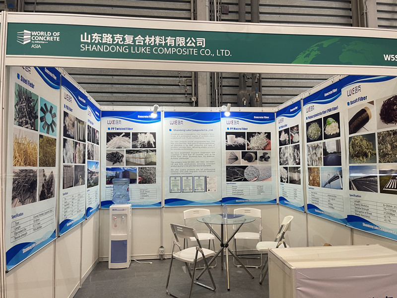 Люк на выставке Asia Concrete Exhibition .jpg